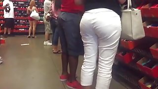 Big booty blonde in white pants